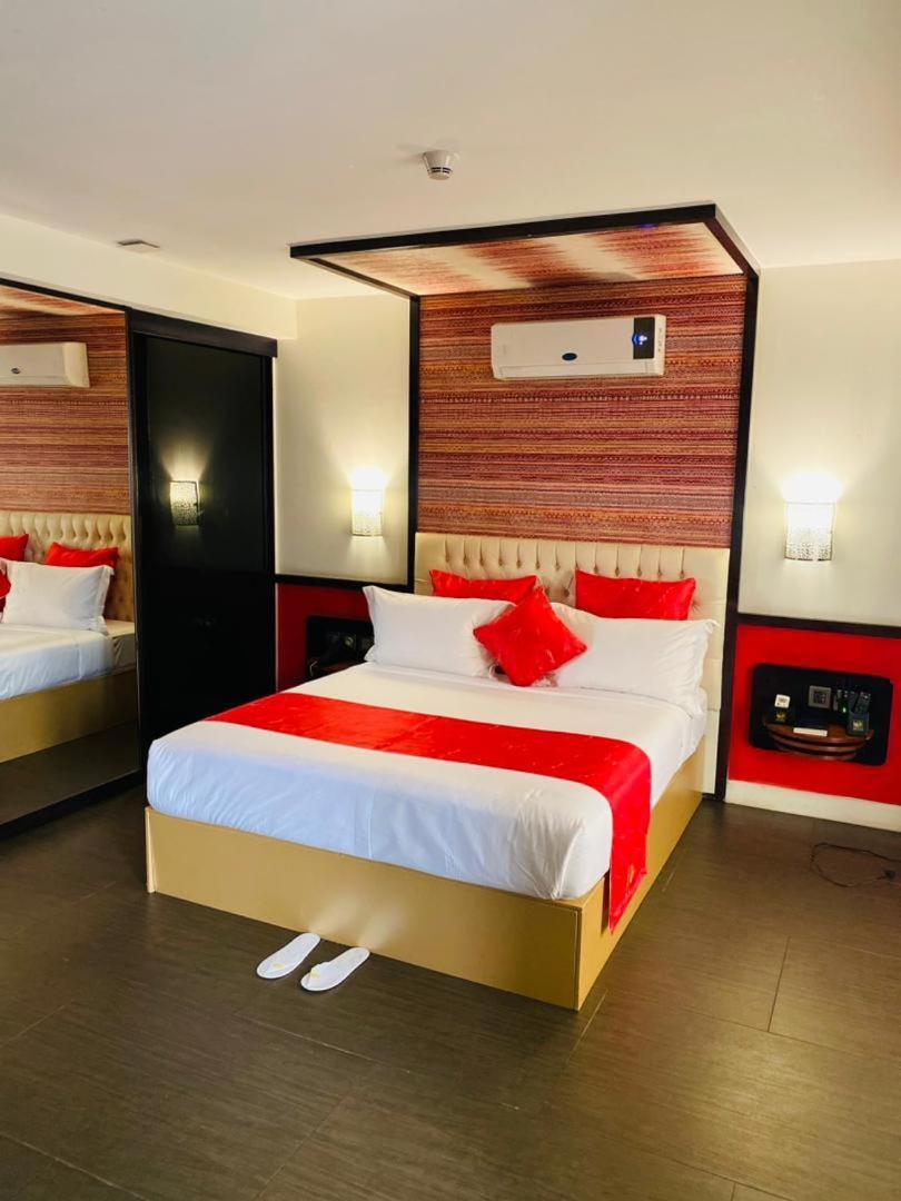 Boun'S Hotel Яунде Экстерьер фото