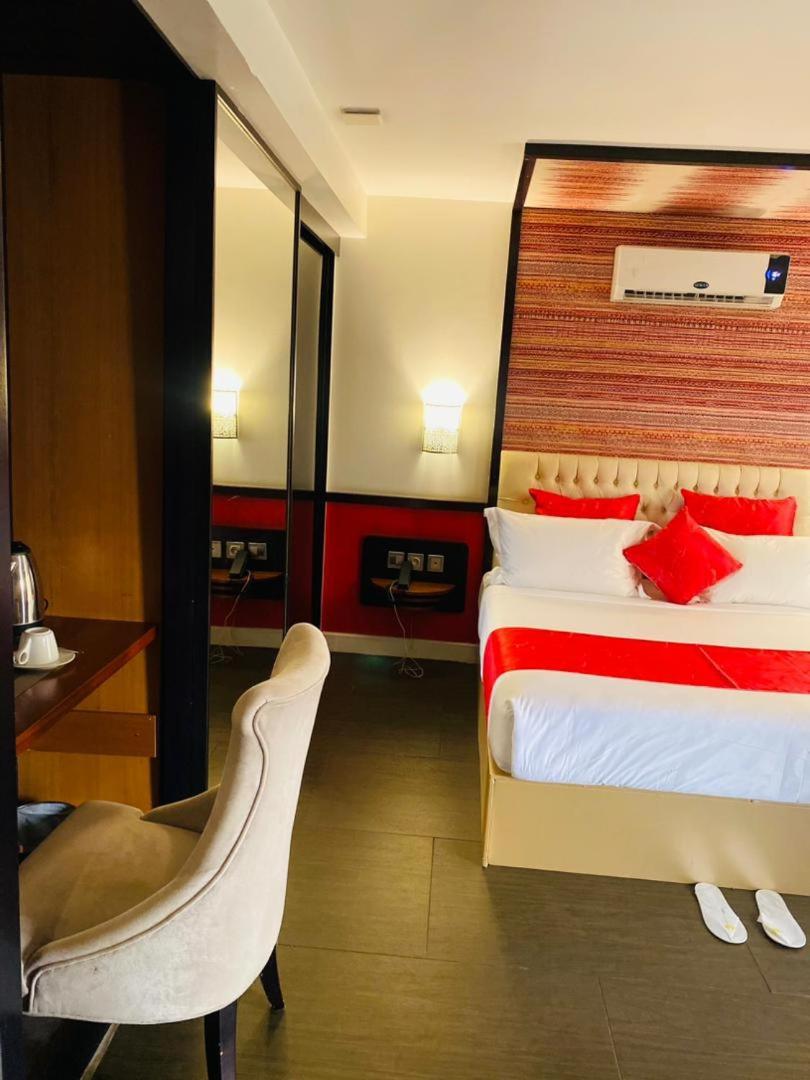 Boun'S Hotel Яунде Экстерьер фото