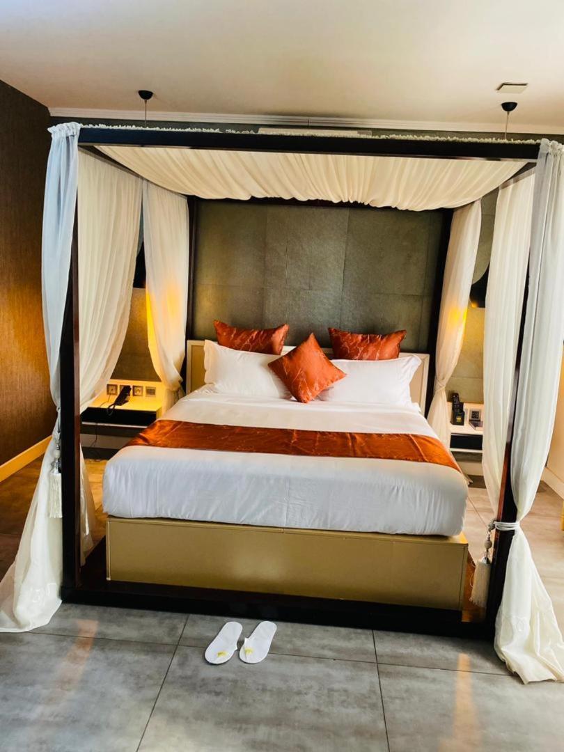 Boun'S Hotel Яунде Экстерьер фото